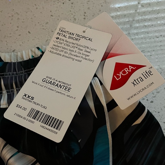 Athleta Tahitian tropical petal short - XXS NWT - Picture 4 of 5